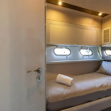 Hotel Luxurious And Cozy - Marina