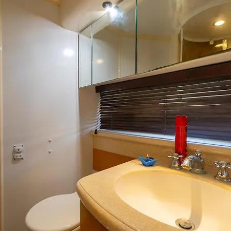 Luxurious And Cozy - Marina Hotel *