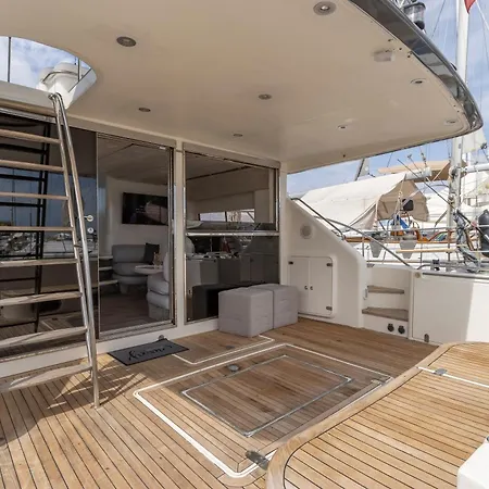 Отель Luxurious And Cozy - Marina *
